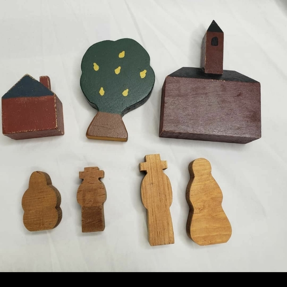 Vintage Mini Wooden Buildings and Amish People Handpainted - Picture 4 of 6
